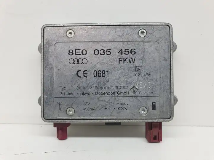 Audi A4 S4 B7 8E 8H (2004 - 2009) 8E0035456 Усилитель антенны — фото 1