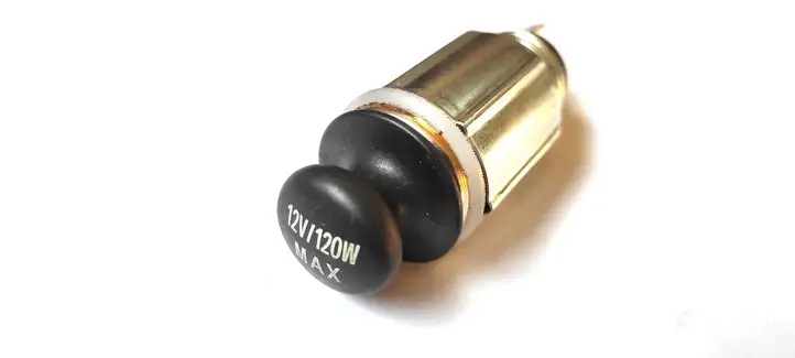 Mitsubishi Outlander (2007 - 2012)   12V гнездо прикуревателя (перед)