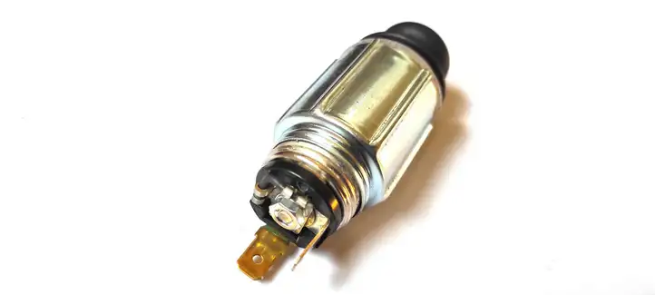 Mitsubishi Outlander (2007 - 2012)   12V гнездо прикуревателя (перед)