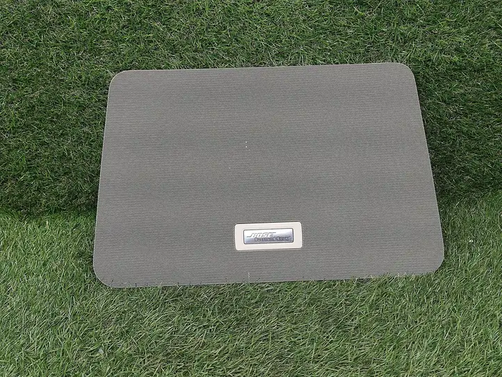 Audi A8 (2007 - 2010)  4E0035435A Сабвуферная решетка