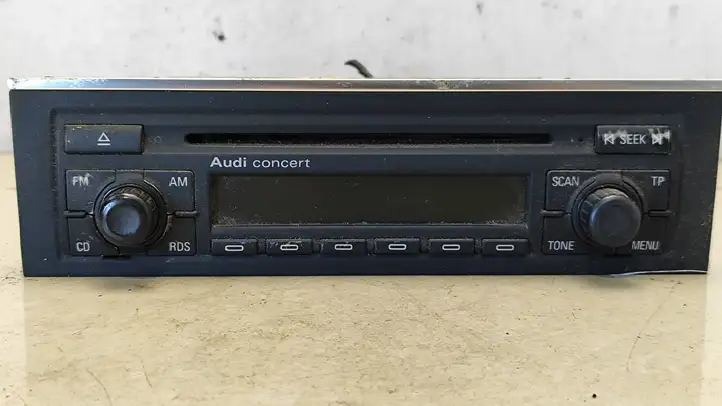 Audi A4 S4 B6 8E 8H (2000 - 2006) 8E0035186J Магнитола / мультимедийная система — фото 1