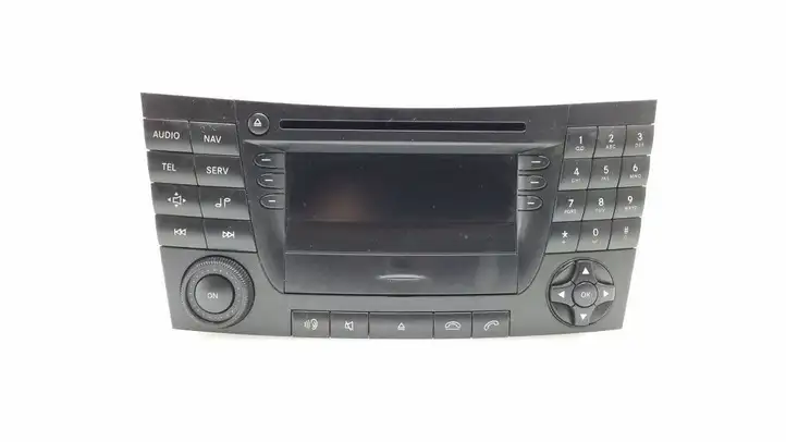 Mercedes-Benz E W211 (2002 - 2009) A2118200979 Магнитола / мультимедийная система — фото 1