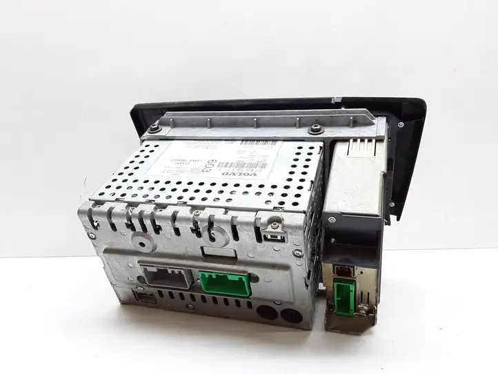 Volvo V70 (2000 - 2004)  30657637 Радио/ проигрыватель CD/DVD / навигация