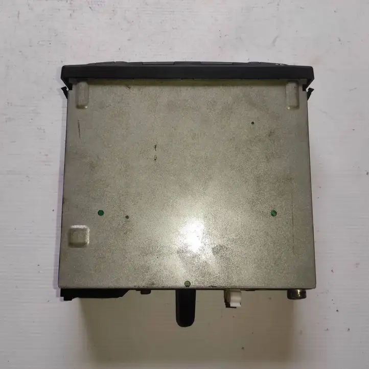 Renault Clio II (1998 - 2001)  7700428254 Радио/ проигрыватель CD/DVD / навигация