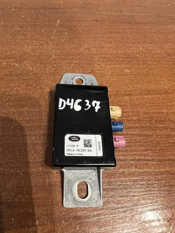 Jaguar F-Pace (2016 - )  DPLA19C097BA Усилитель антенны