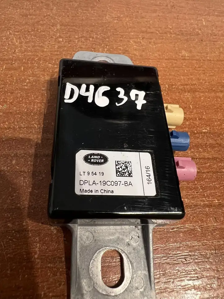 Jaguar F-Pace (2016 - )  DPLA19C097BA Усилитель антенны