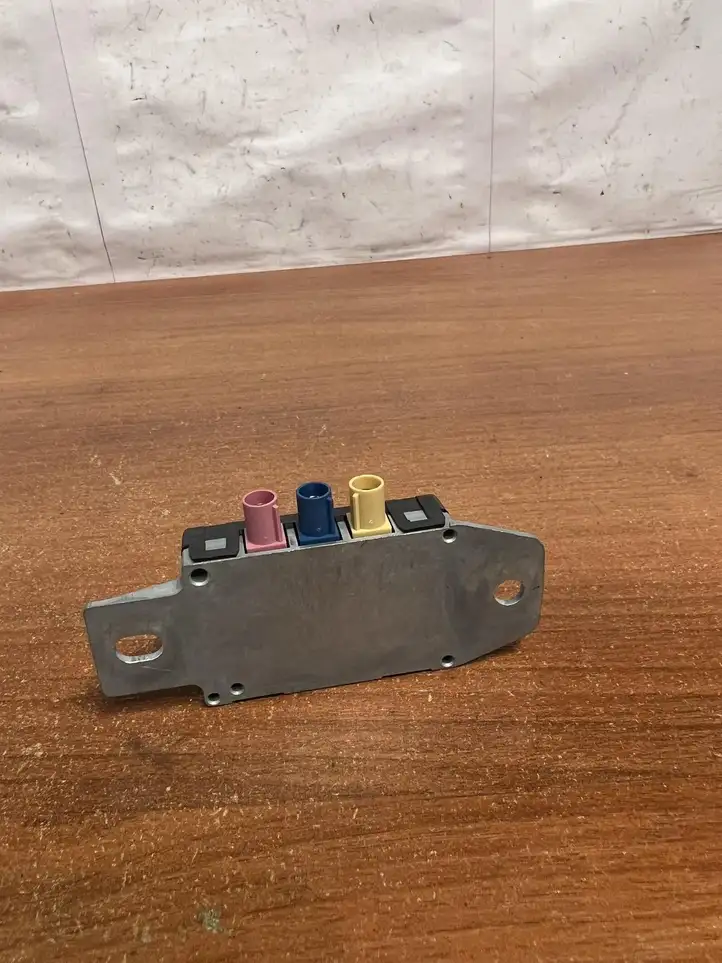 Jaguar F-Pace (2016 - )  DPLA19C097BA Усилитель антенны