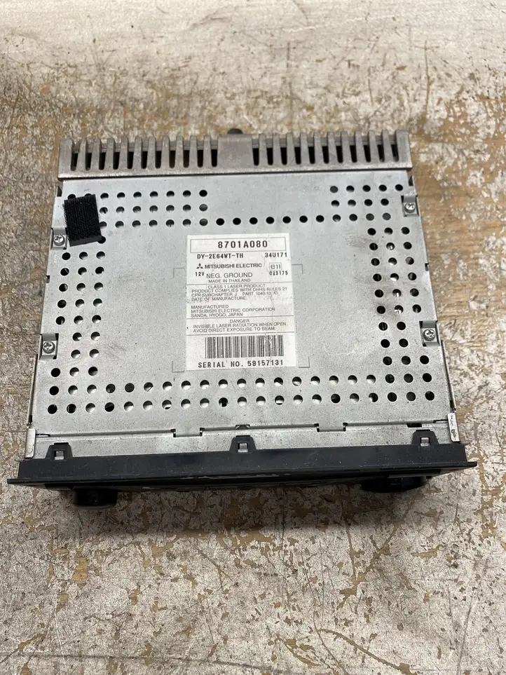 Mitsubishi Grandis (2003 - 2012) 8701A080 Магнитола / мультимедийная система — фото 2
