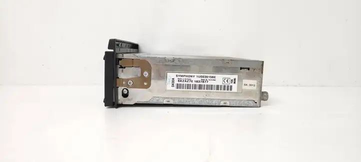 Skoda Fabia Mk1 (6Y) (1999 - 2007)  1U0035156E Радио/ проигрыватель CD/DVD / навигация
