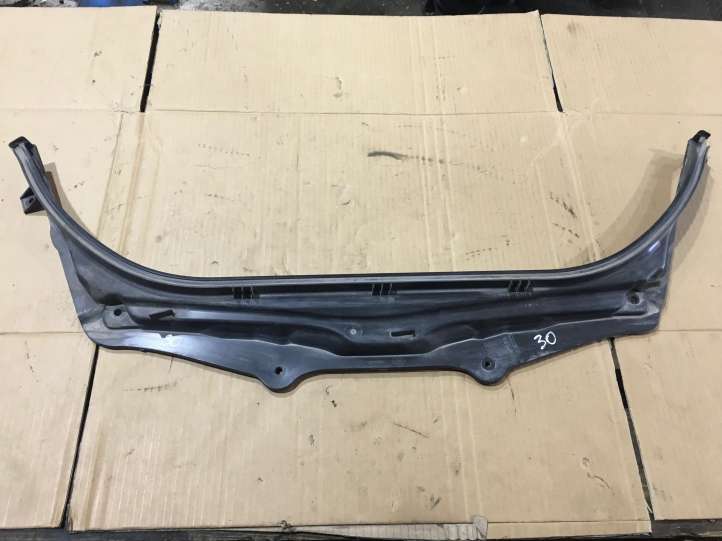 7340207 BMW 5 G30 G31 Kita variklio skyriaus detalė