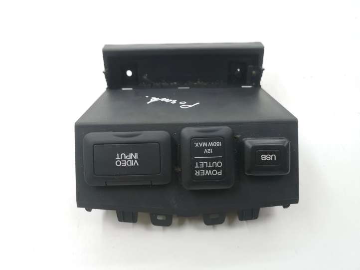 83410T0AH510M1 Honda CR-V USB jungtis