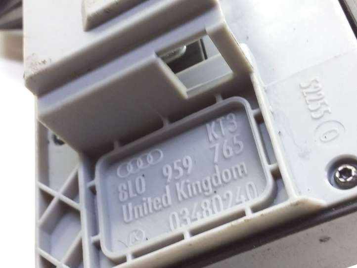 Audi A6 (2001 - 2004)  8L0959765 Включатель (включатели) памяти