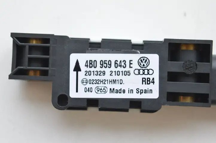 Audi A3/S3 8P (2003 - 2005) 4B0959643E Датчик удара SRS — фото 2