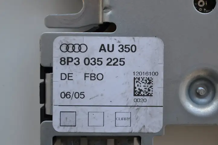 Audi A3/S3 8P (2003 - 2005) 8P3035225 Усилитель антенны — фото 2