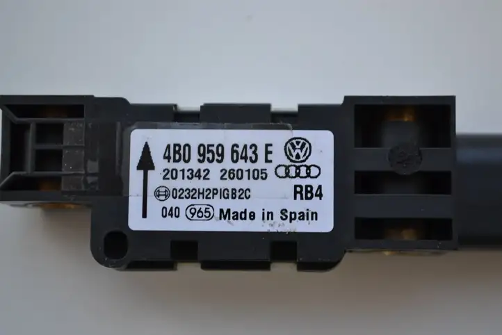 Audi A3/S3 8P (2003 - 2005) 1T0955651A Датчик удара SRS — фото 4