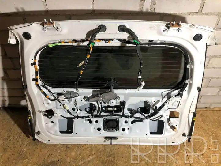 Lexus CT 200H (2013 - 2017) Крышка багажника — фото 3