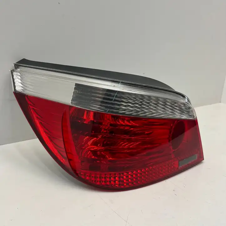 BMW 5 E60 E61 (2004 - 2010) 6910767 Задний фонарь в кузове — фото 5