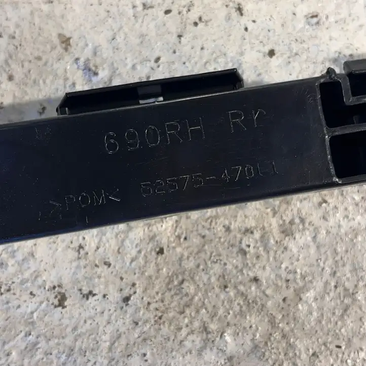 Toyota Prius (XW20) (2003 - 2009) 52575470 Кронштейн заднего бампера — фото 3