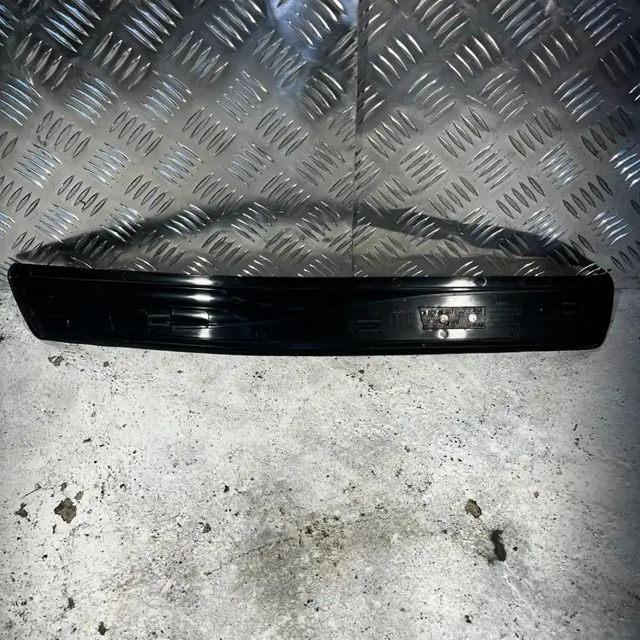 BMW 5 E60 E61 (2004 - 2010) 51477034305 Внутренняя отделка заднего порога — фото 4