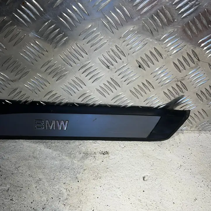 BMW 5 E60 E61 (2004 - 2010) 51477034304 Внутренняя отделка переднего порога — фото 3