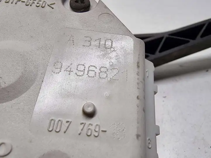 Volvo S80 (1998 - 2004) 9496821 Педаль акселератора — фото 3