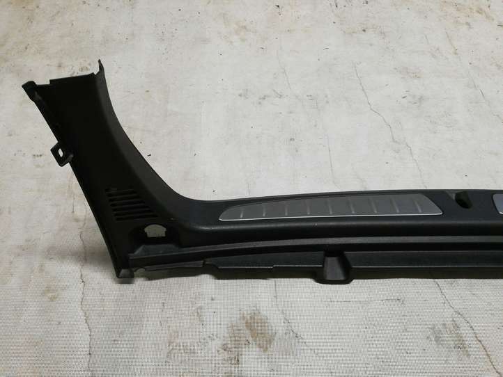 BMW 3 F30 F35 F31 (2012 - 2018)  51477221875 Отделка порога багажника