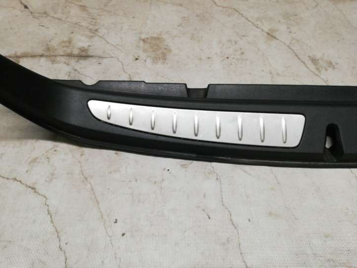 BMW 3 F30 F35 F31 (2012 - 2018)  51477221875 Отделка порога багажника