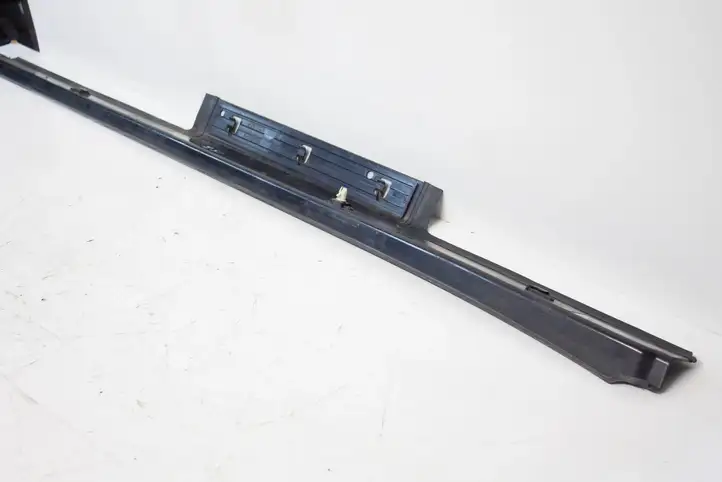 Mercedes-Benz R W251 (2005 - 2013) A2516800135 Внутренняя отделка переднего порога — фото 6