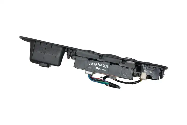 Subaru Impreza II (2006 - 2007) Кнопка стеклоподъемников — фото 2