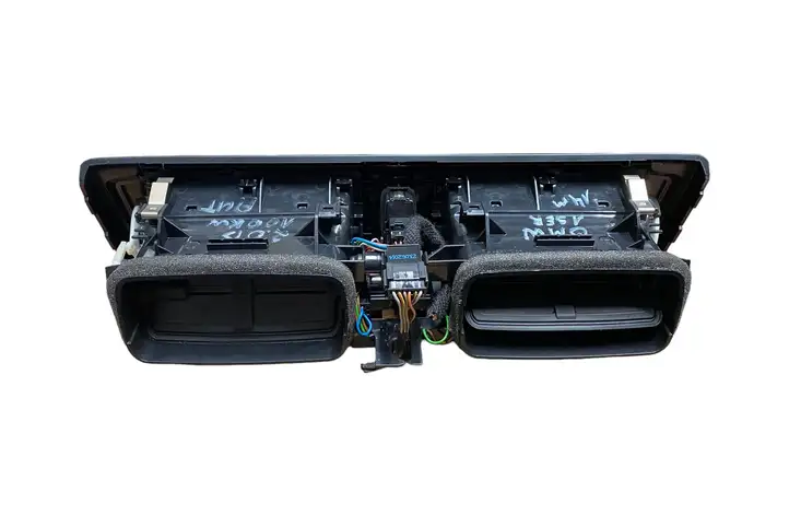 BMW 1 F20 F21 (2011 - 2019) 920711613 Центральный воздушный дефлектор — фото 4