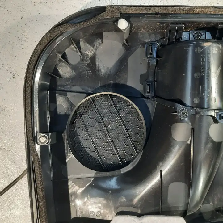 Toyota RAV 4 (XA40) (2012 - 2018) 67613X1B12 Обшивка задней двери — фото 12