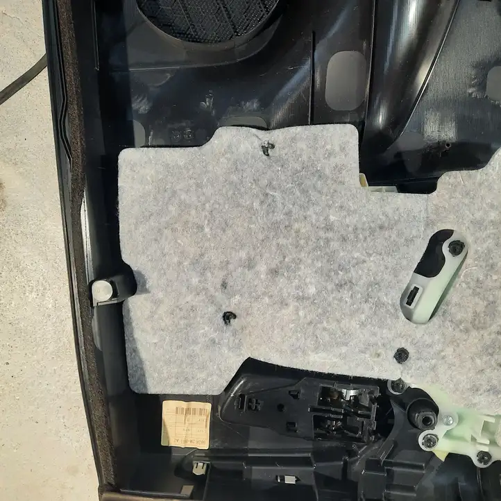 Toyota RAV 4 (XA40) (2012 - 2018) 67613X1B12 Обшивка задней двери — фото 13
