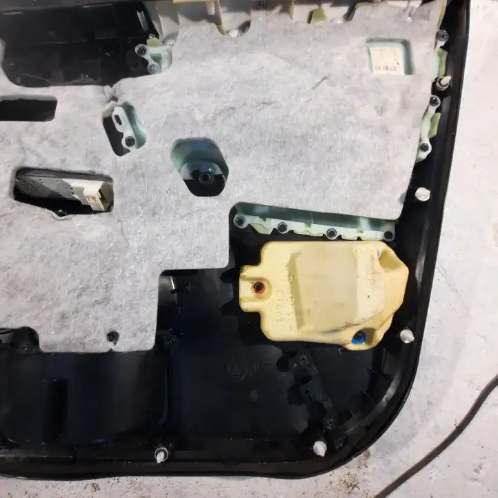 Toyota RAV 4 (XA40) (2012 - 2018) 67612X1B22 Обшивка передней двери — фото 4