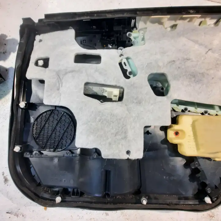 Toyota RAV 4 (XA40) (2012 - 2018) 67612X1B22 Обшивка передней двери — фото 5