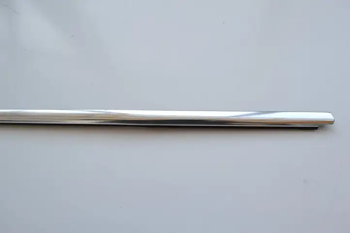Volkswagen PASSAT B6 (2005 - 2010) 3C58394767Z7 Накладка стекла задней двери — фото 4