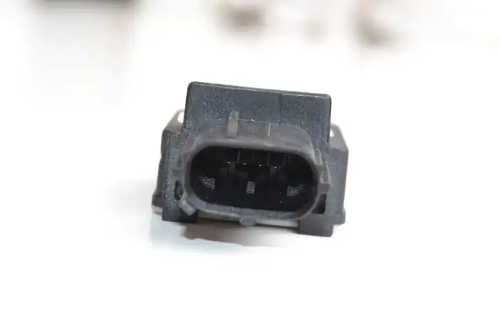 Lexus IS 220D-250-350 (2005 - 2010) 898310W040 Датчик удара SRS — фото 3