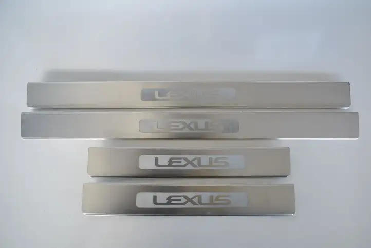 Lexus GS 300 350 430 450h (2004 - 2007) Внутренняя обшивка порога (комплект) — фото 1