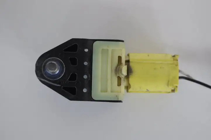 Toyota iQ (2006 - 2011) 8917360070 Датчик удара SRS — фото 4