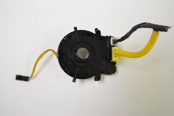Kia Ceed (2010 - 2012) M30S111073 Контактное кольцо SRS — фото 1