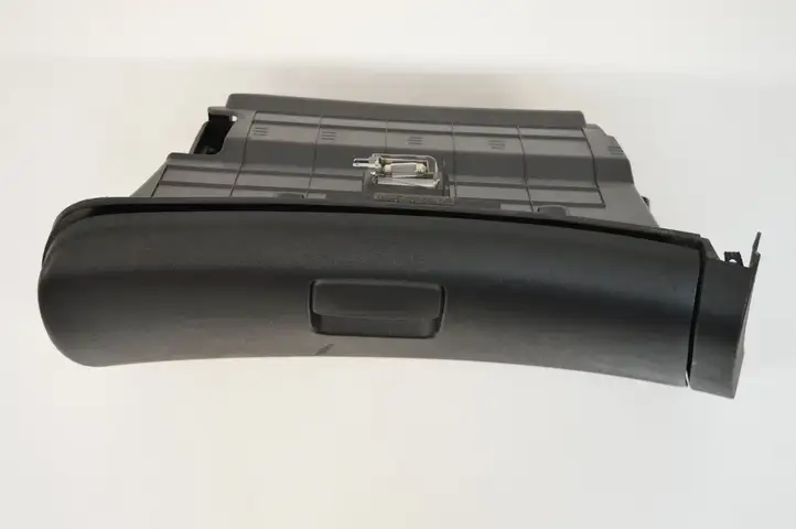 Kia Ceed (2010 - 2012) 847601H050 Вещевой ящик — фото 2