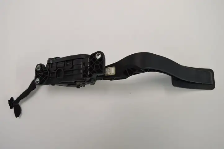 Dacia Sandero (2008 - 2012) 180106136R Педаль акселератора — фото 4