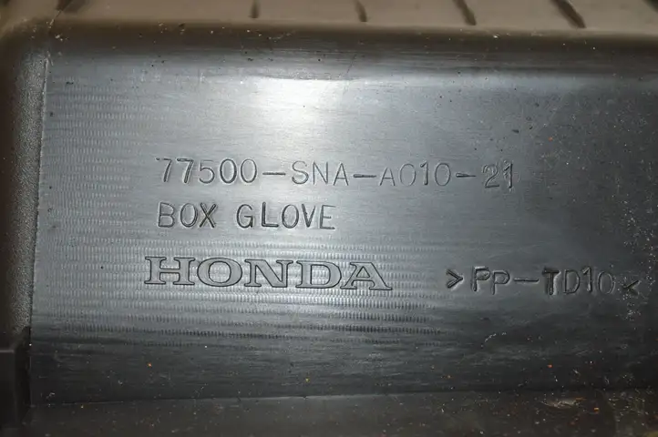 Honda Civic (2006 - 2011) 77500SNAA01021 Вещевой ящик — фото 4