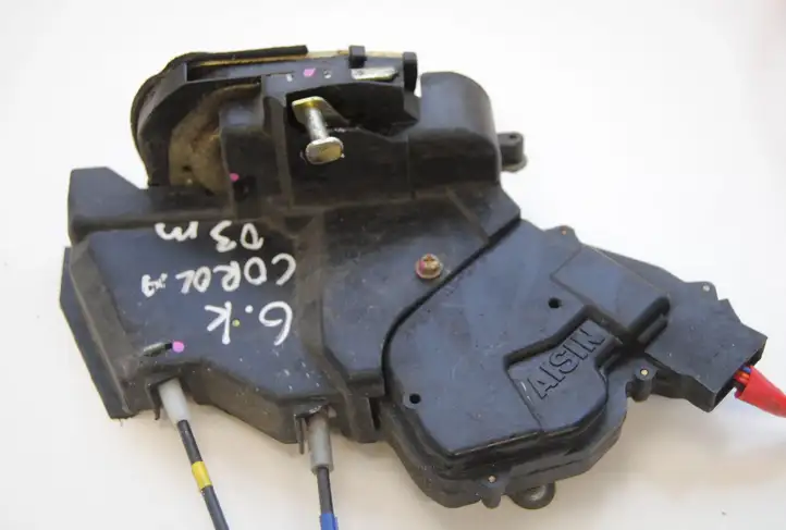Toyota Corolla E120 E130 (2000 - 2004) NER Замок задней двери — фото 5