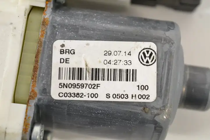 Volkswagen Tiguan (2011 - 2016) 5N0959702F Стеклоподъемник передней двери — фото 3
