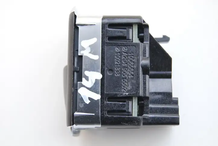 Mercedes-Benz C W204 (2007 - 2014) A2049055502 Блок кнопок стеклоподъемников — фото 3