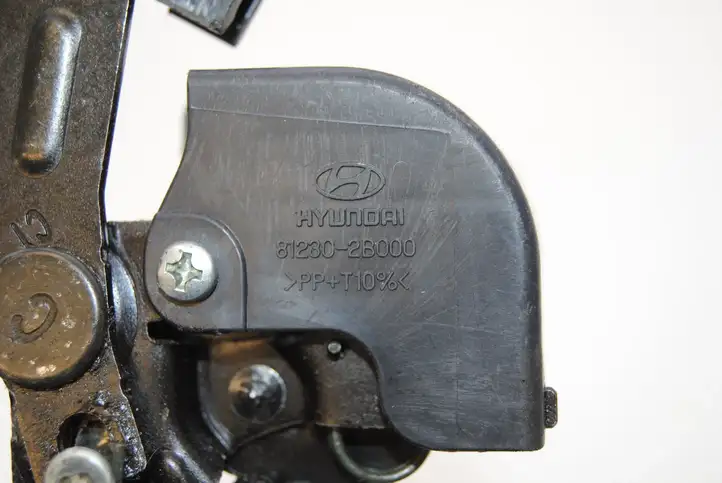 Hyundai Santa Fe (2005 - 2009) 812302B000 Замок крышки багажника — фото 3