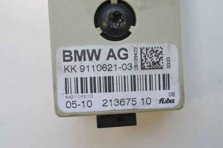 BMW 3 E90 E91 (2005 - 2012) KK911062103 Усилитель антенны — фото 3