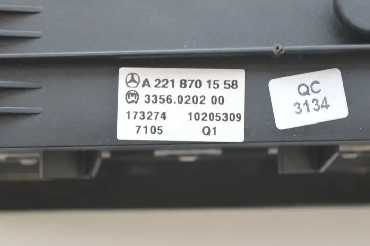 Mercedes-Benz S W221 (2005 - 2013) A2218701558 Блок кнопок на панели — фото 5
