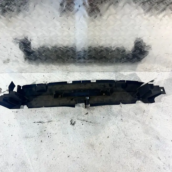 Toyota RAV 4 (XA40) (2012 - 2018) 1668336070 Облицовка радиатора — фото 1