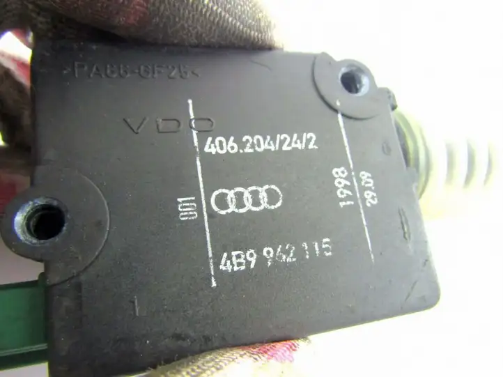 Audi A6 S6 C5 4B (1997 - 2001) Мотор центрального замка — фото 1